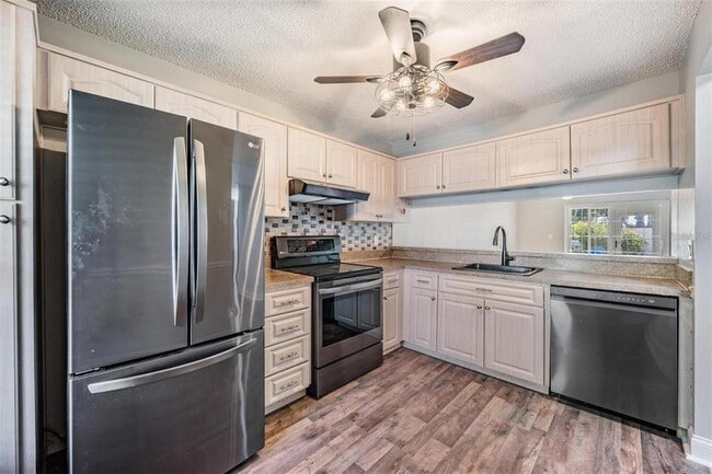 Building Photo - 364 Gloucester St