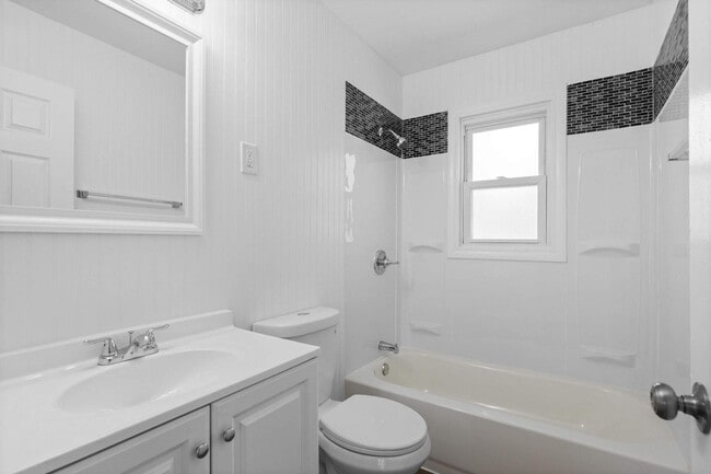 Building Photo - 251 Elbring Dr