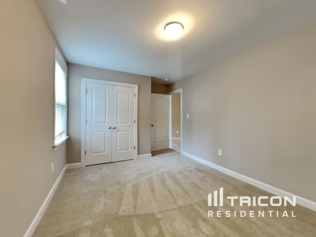 Building Photo - 135 Lasswade Ct
