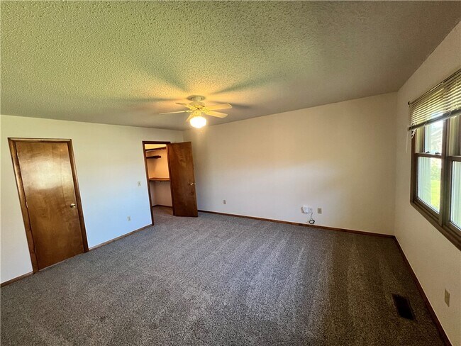 Building Photo - 1402 Westwood Ave