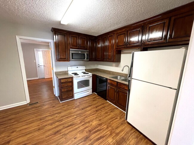 Building Photo - 1022 Cherry Hills Ct