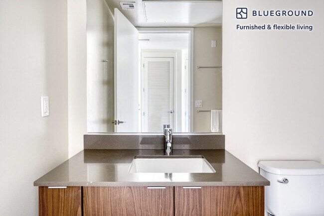 Building Photo - 388 Santana Row