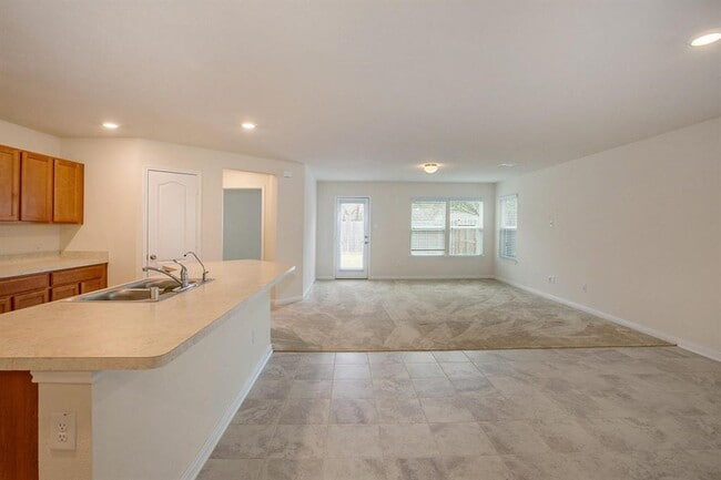 Building Photo - 6855 Knl Spg Wy