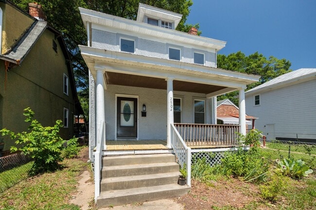 Building Photo - PRICE DROP on Completely Renovated 3 Bedro...
