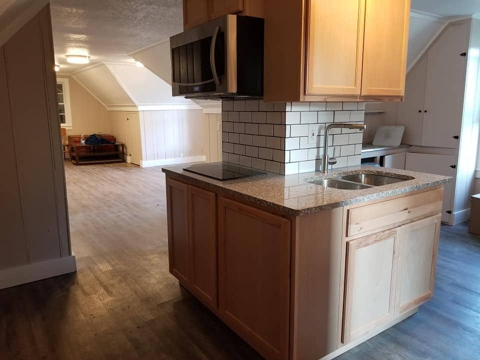 Attic Suite Kitchenette - 401 Morgan Ave N