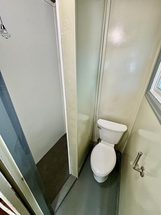 Building Photo - Pet-Friendly Duplex Unit Close To OSU