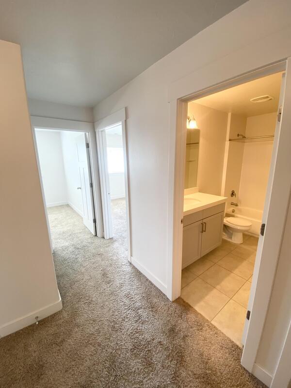Building Photo - 521 N 20 W