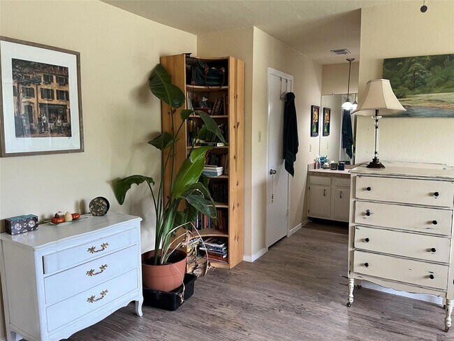 Building Photo - 12214 Forsythe Dr