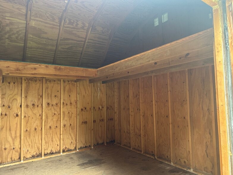 Storage shed - 5103 N Beaver Ave