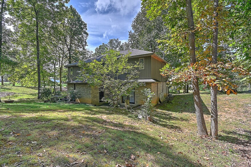 Building Photo - 208 Dean St