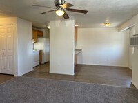 Building Photo - Very Nice Upstairs 2 Bedroom 2 Bath Apartment