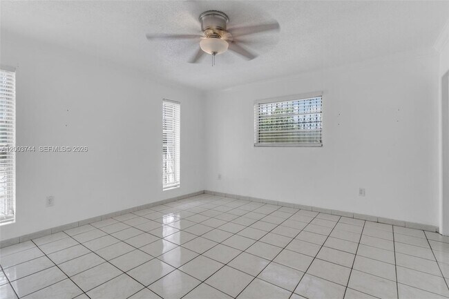 Building Photo - 1101 SW 17th Ave