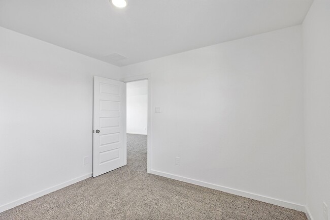 Building Photo - 31634 Whittis Hl Wy