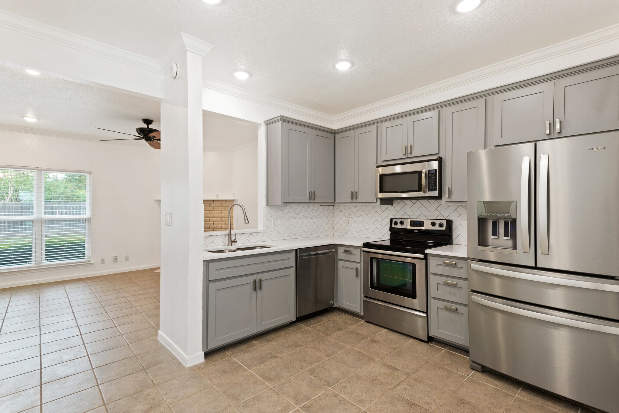 Building Photo - 1307 Kinney Ave