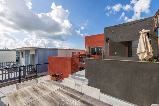 Building Photo - 701 Loma Dr