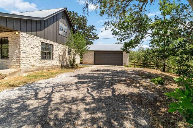 Building Photo - 209 Pope Bend S