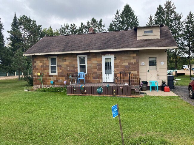 Primary Photo - 1035 Forrest Ave