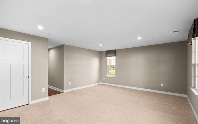 Building Photo - 100 Bethlehem Pl