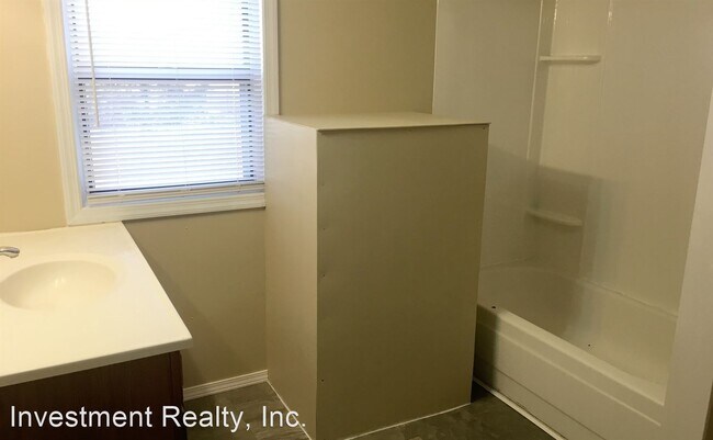 Building Photo - 2 br, 1 bath House - 25475 Richard Dr
