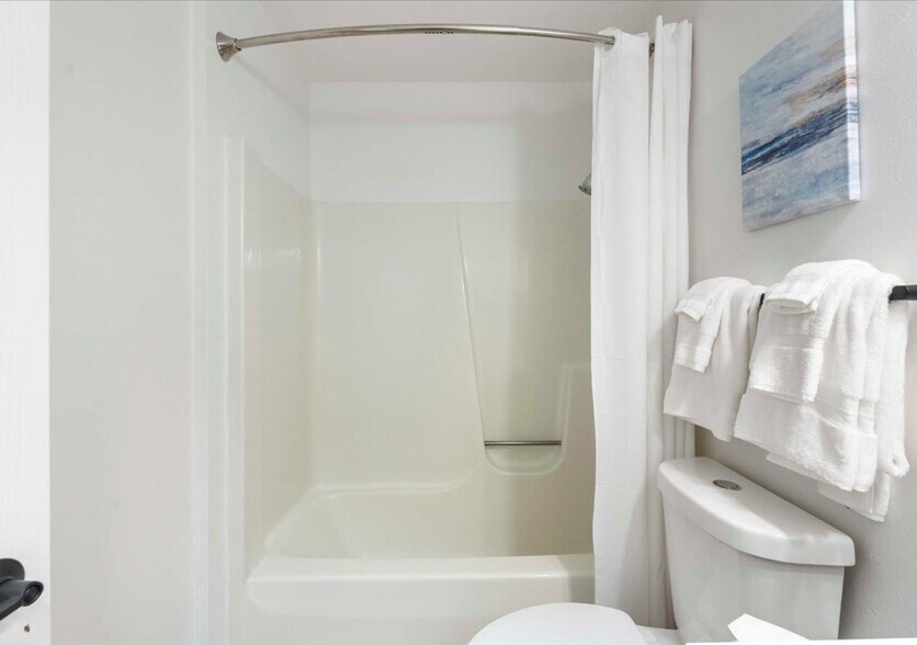 Building Photo - 1217 E Wilson St