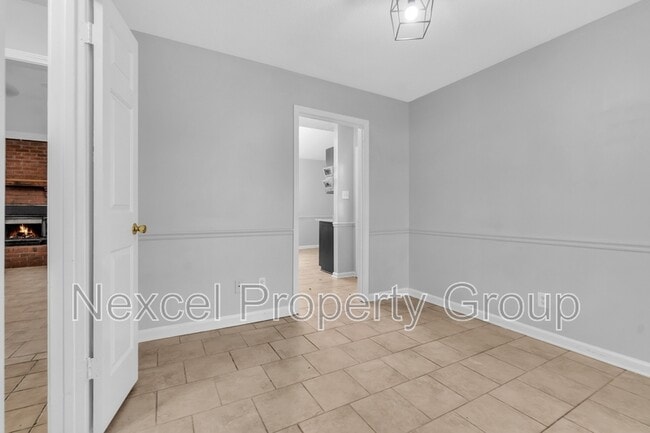 Building Photo - 5809 Lee's Crossing St