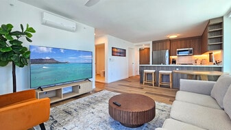 Building Photo - 1515 Liona St