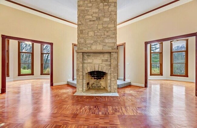 Building Photo - 416 Kiefer Creek Rd