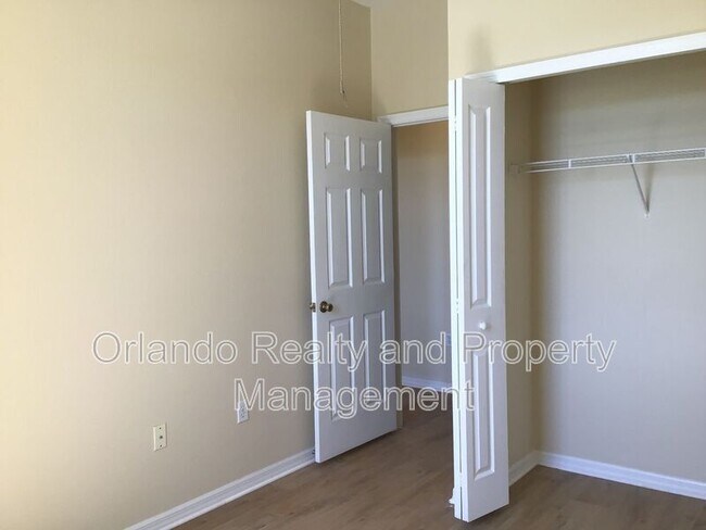 Building Photo - 264 Monroe Cir