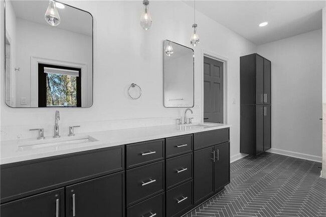 Building Photo - 350 Kelson Dr NW