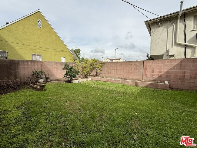 Building Photo - 1807 Redondo Blvd