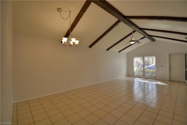 Building Photo - 859 Palm View Dr