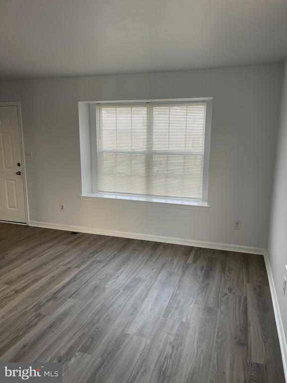 Building Photo - 288 Vincent Cir