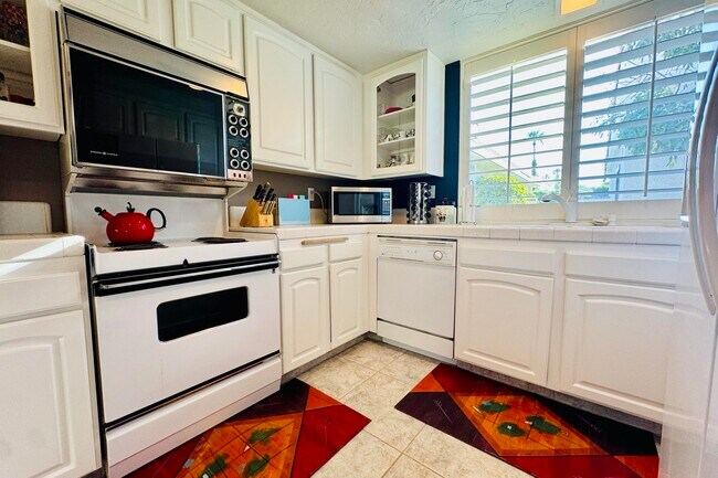 Building Photo - 23 Don Quixote Dr