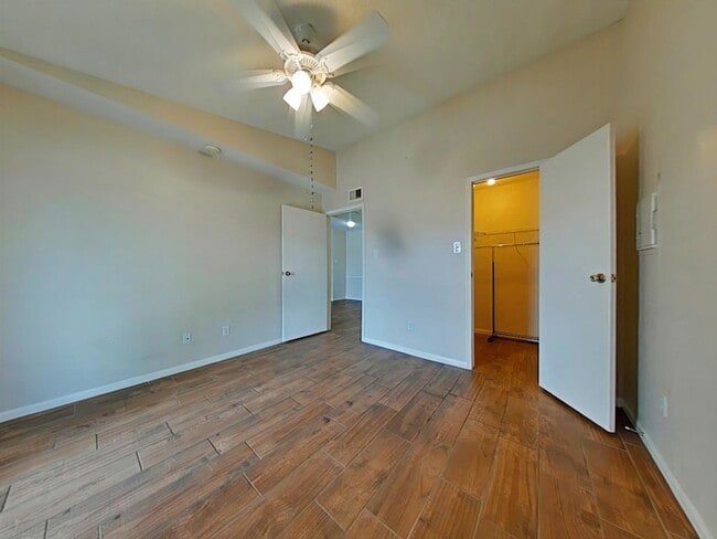 Building Photo - 3770 Lovers Wood Ln