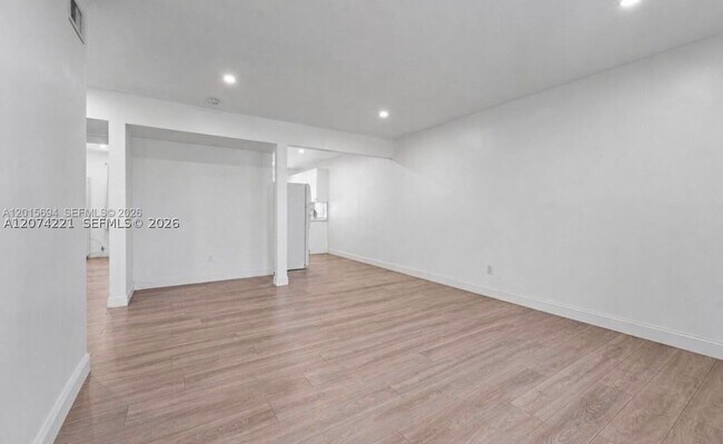 Building Photo - 8550 Byron Ave