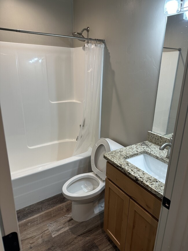 Building Photo - 157 E 300 S