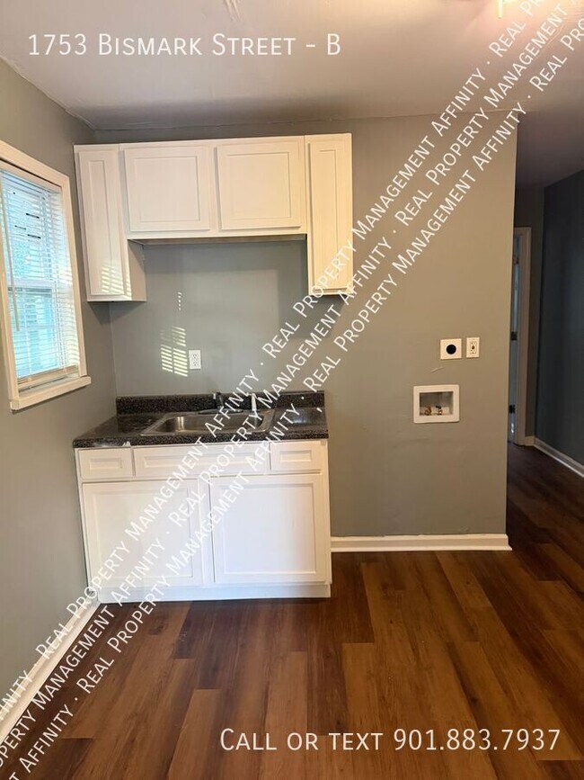 Building Photo - 1753 Bismark St