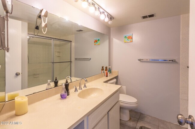 Building Photo - 805 4th Ave