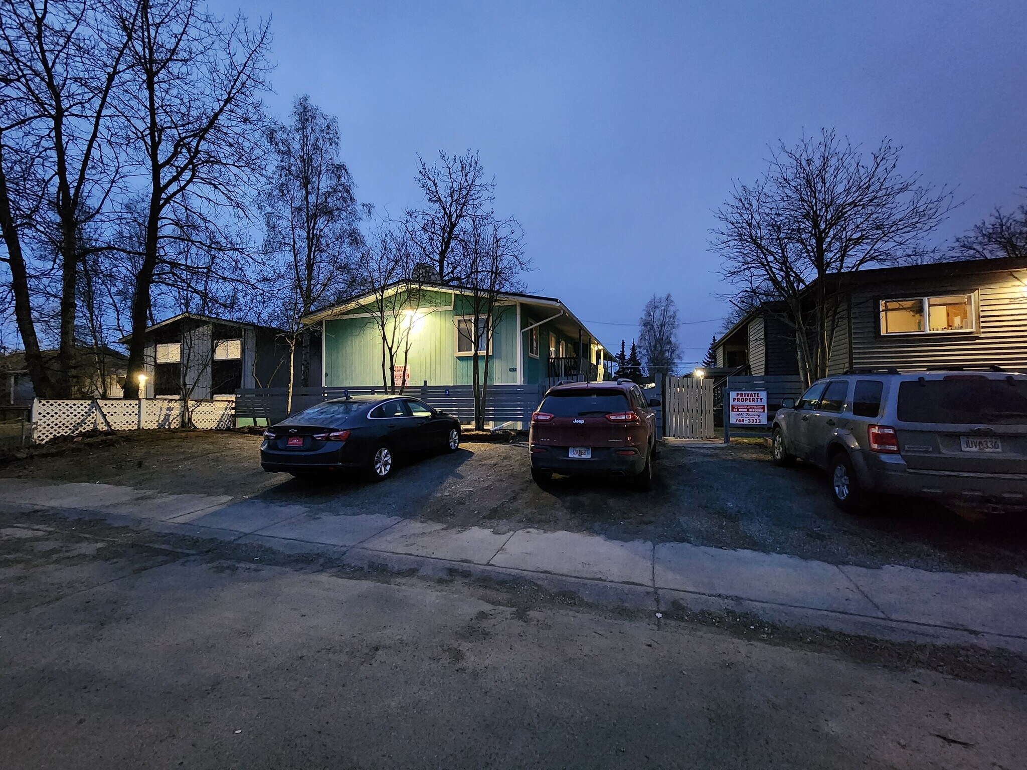 front parking alot. - 1032 E 12th Ave