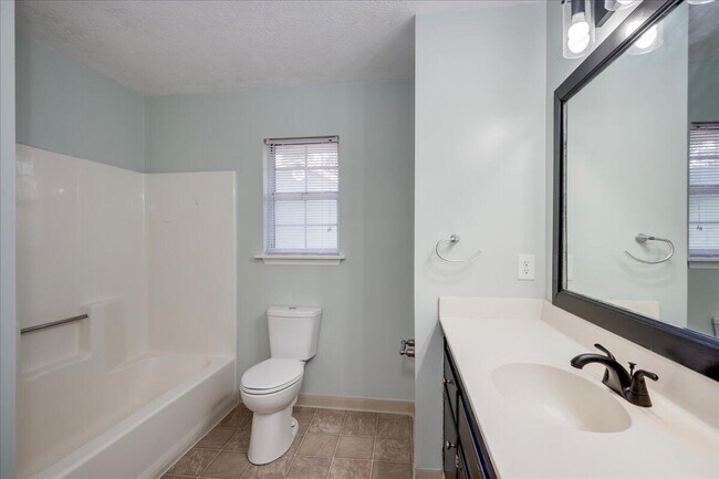 Building Photo - 511 Arlington Ct