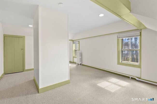 Building Photo - 185 Main St