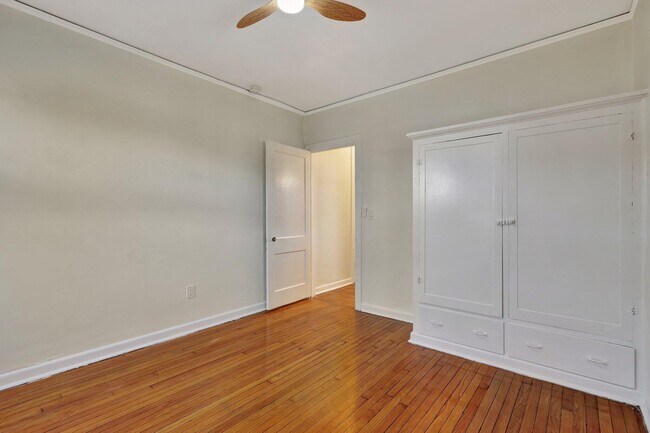 Building Photo - 623 Park Pl