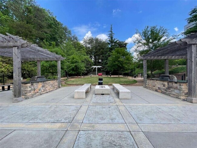 Building Photo - 796 Hammond Dr
