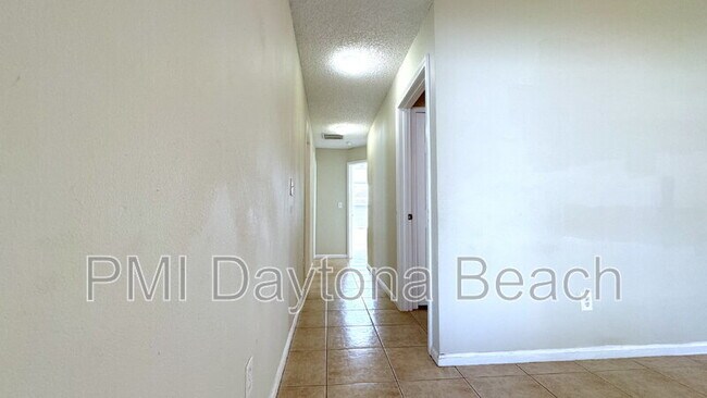 Building Photo - 112 Karas Trail