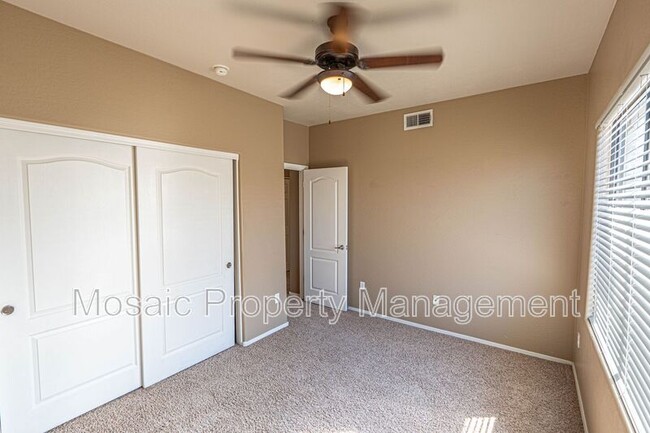 Building Photo - 705 W Queen Creek Rd