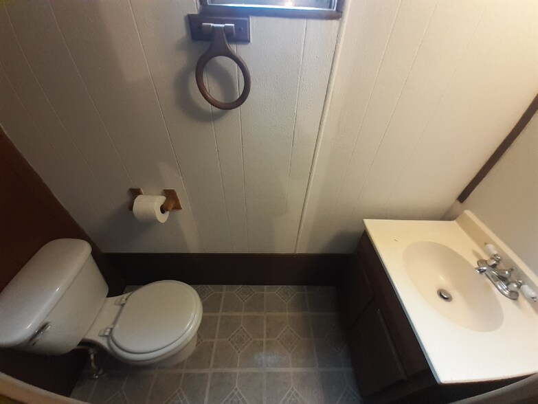 Building Photo - 100 30th St W