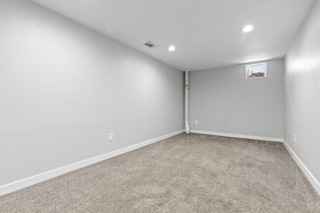 Building Photo - Recently Updated Home in Prime Sunnyside N...