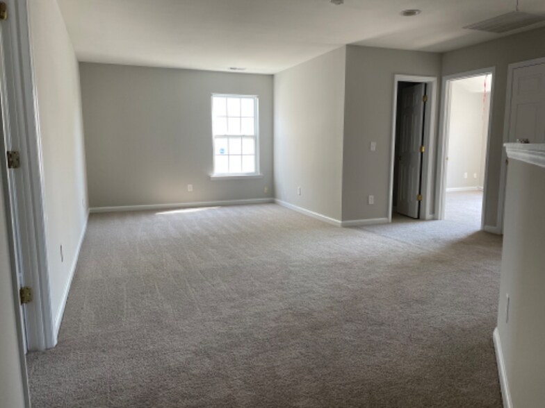 Building Photo - 1621 Brown Owl Dr