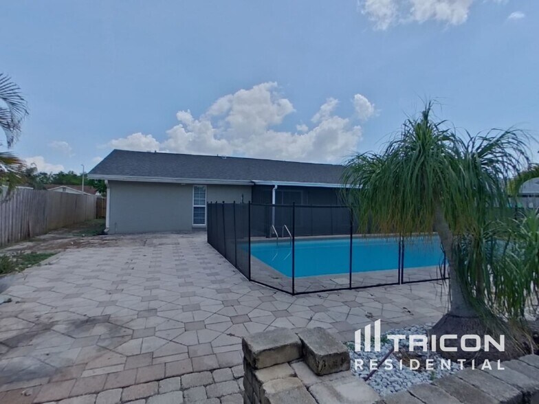 Building Photo - 2376 Millwood Ln
