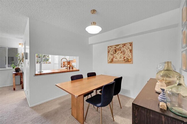 Building Photo - 117 Gardens Dr